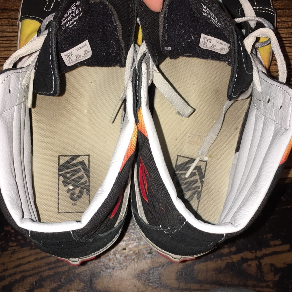 Vans - Picture 5 of 6